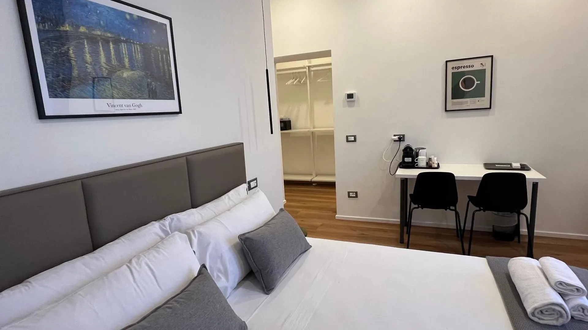 Sunrise Rooms La Spezia