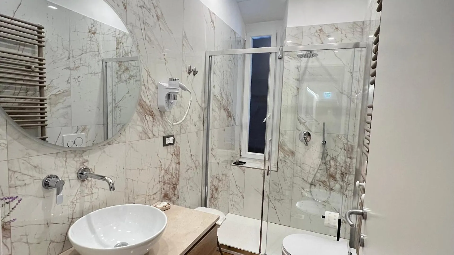 Sunrise Rooms La Spezia