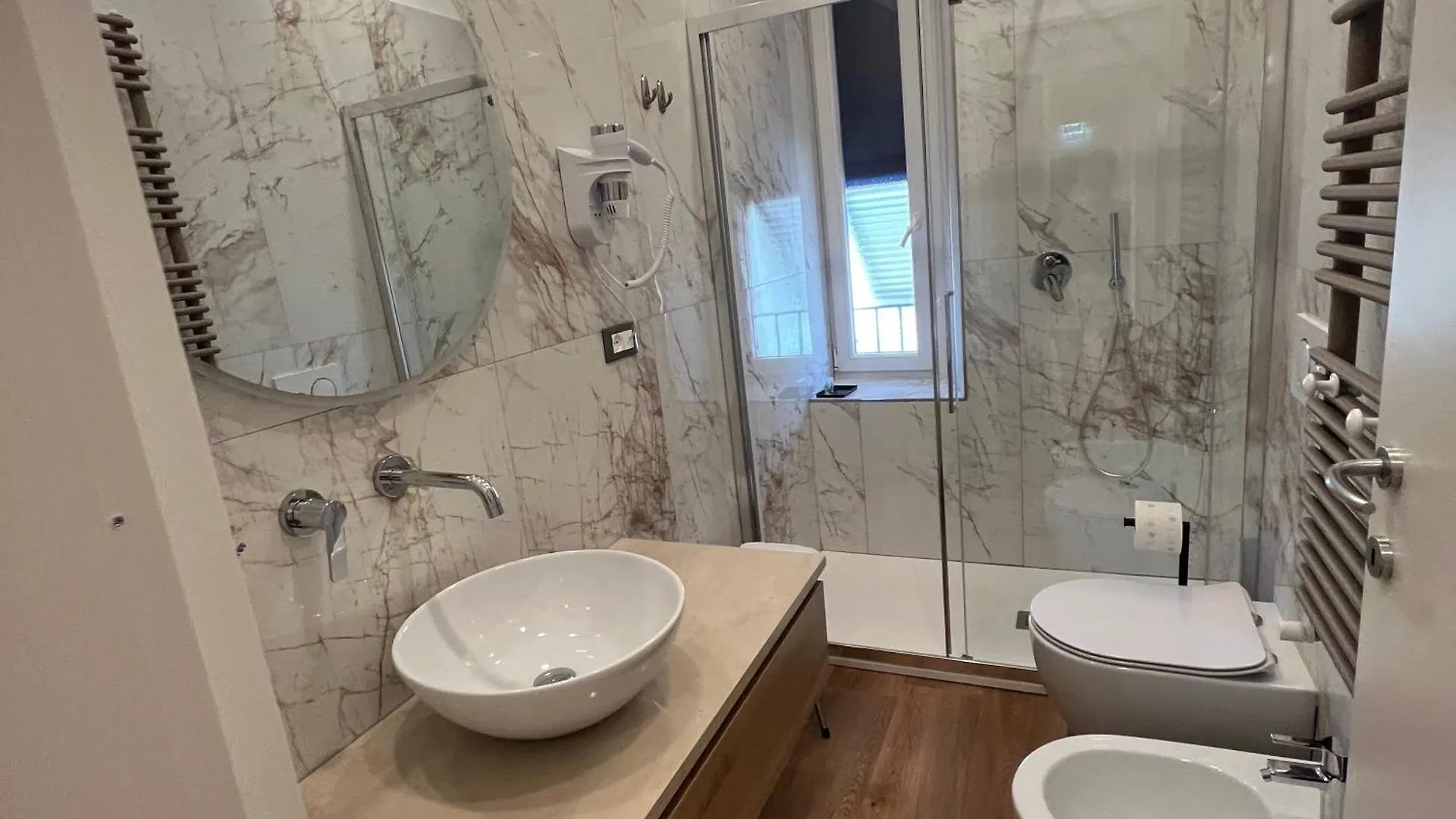 Sunrise Rooms La Spezia Affittacamere