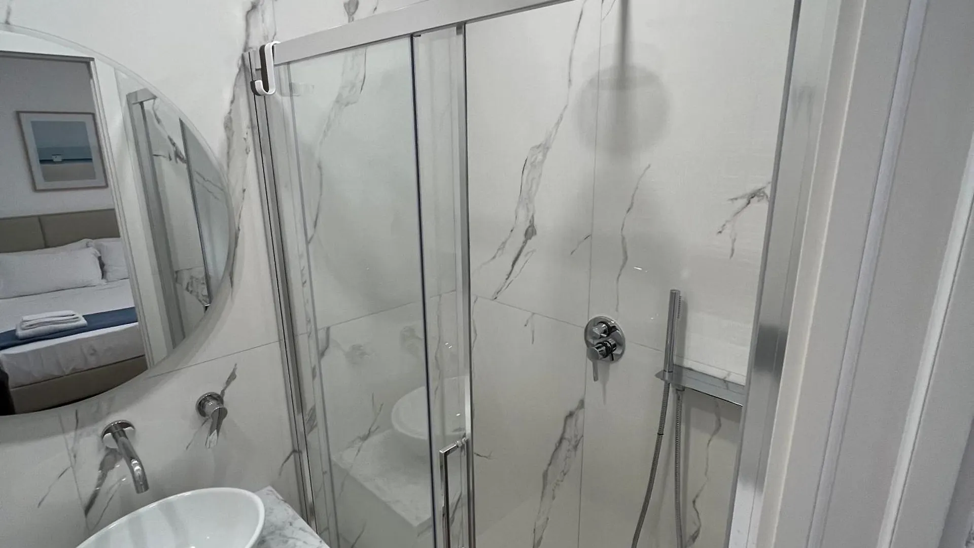Sunrise Rooms La Spezia 0*,