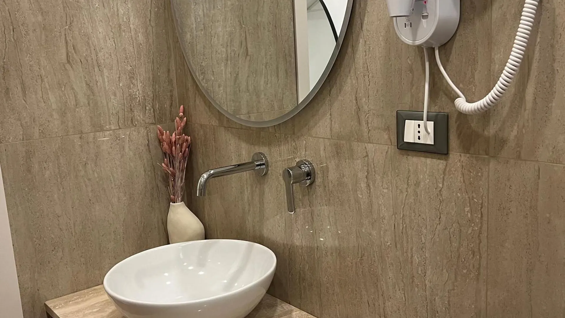 Sunrise Rooms La Spezia